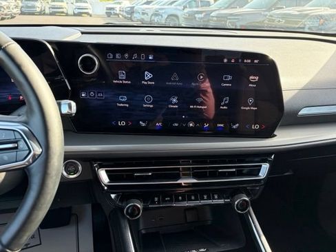 Certified 2025 Chevrolet Traverse LT AWD/4WD image 23