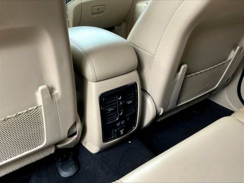 Used 2020 Jeep Grand Cherokee Limited AWD/4WD image 10