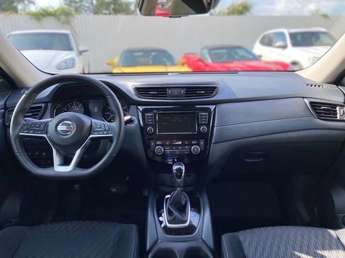 Used 2019 Nissan Rogue SV FWD image 30