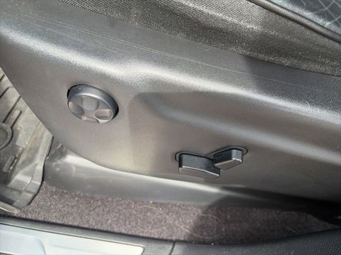 Used 2019 Jeep Grand Cherokee High Altitude RWD image 21