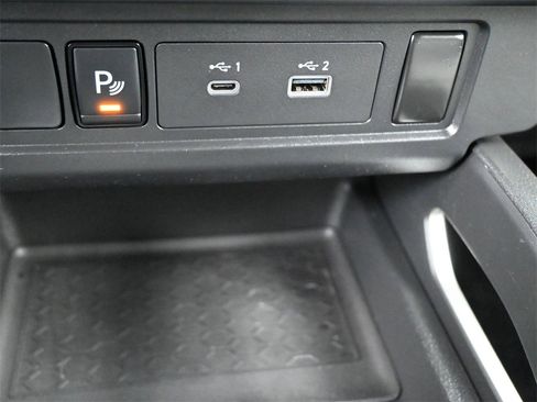 Used 2023 Nissan Frontier SV w/ Technology Package image 12