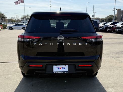 Used 2022 Nissan Pathfinder S image 6