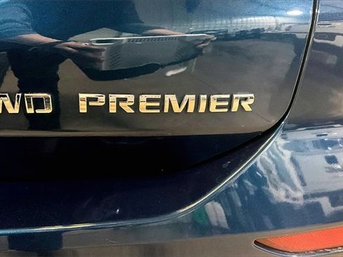 Used 2020 Chevrolet Equinox Premier image 25