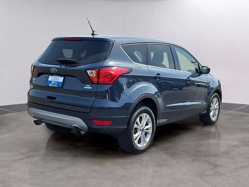 Used 2019 Ford Escape SE FWD image 2