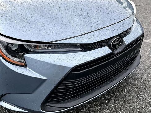 Used 2024 Toyota Corolla LE FWD image 32