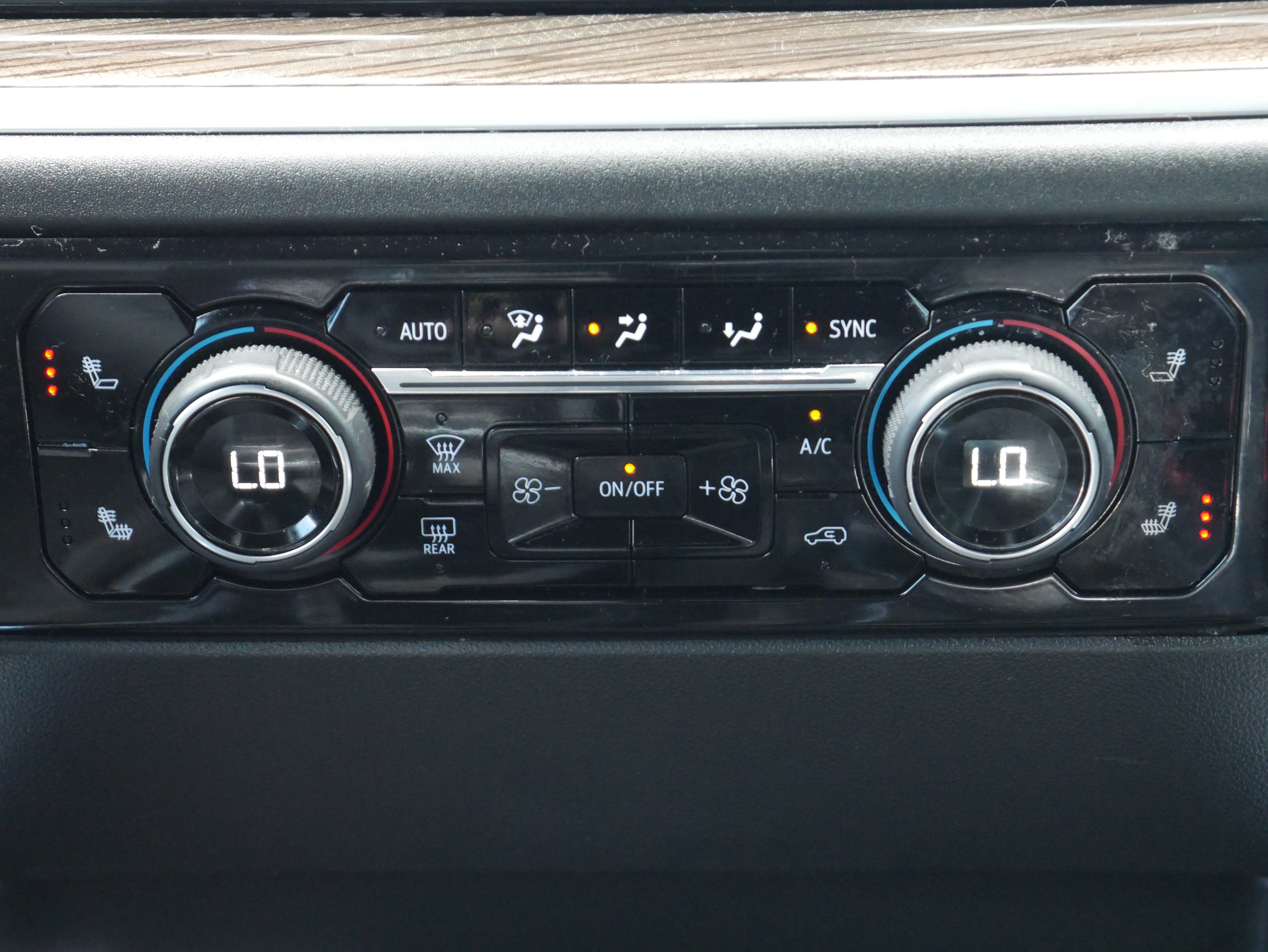 Certified 2022 Chevrolet Silverado 1500 RST w/ Convenience Package II AWD/4WD image 21
