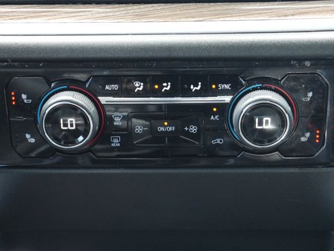 Certified 2022 Chevrolet Silverado 1500 RST w/ Convenience Package II AWD/4WD image 21