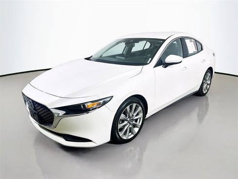 Used 2021 MAZDA MAZDA3 s image 3
