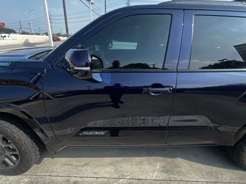 Used 2024 Toyota Sequoia Platinum AWD/4WD image 8