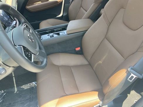 Certified 2025 Volvo XC60 T8 Plus w/ Protection Package Premier AWD/4WD image 20