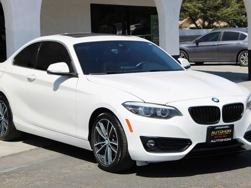 Used 2019 BMW 230i Coupe w/ Convenience Package RWD image 3