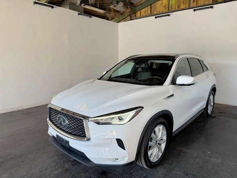 Used 2019 INFINITI QX50 Essential AWD/4WD image 4