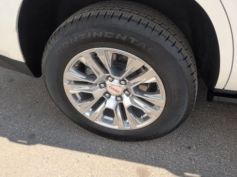 Used 2024 GMC Yukon Denali image 15