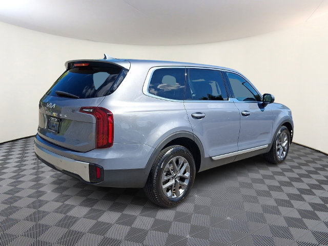 Used 2024 Kia Telluride LX FWD image 6