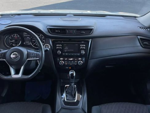 Used 2017 Nissan Rogue SV image 33