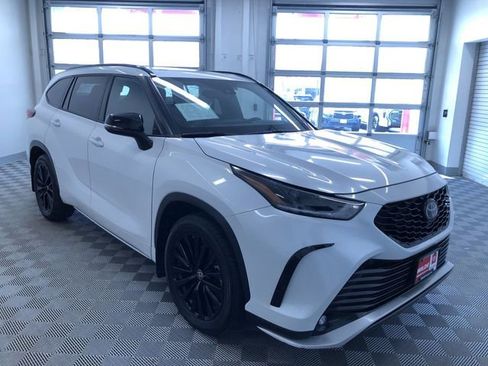 Used 2023 Toyota Highlander XSE FWD image 39