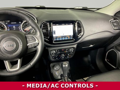 Used 2018 Jeep Compass Limited w/ Navigation Group AWD/4WD image 9