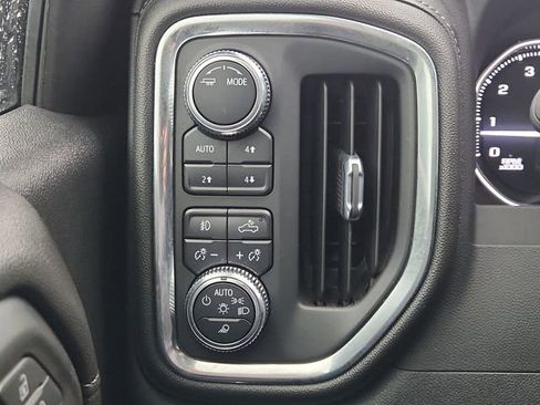 Used 2022 GMC Sierra 1500 SLT w/ SLT Premium Plus Package AWD/4WD image 18
