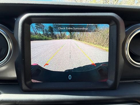 Used 2022 Jeep Gladiator Rubicon w/ LED Lighting Group image 24