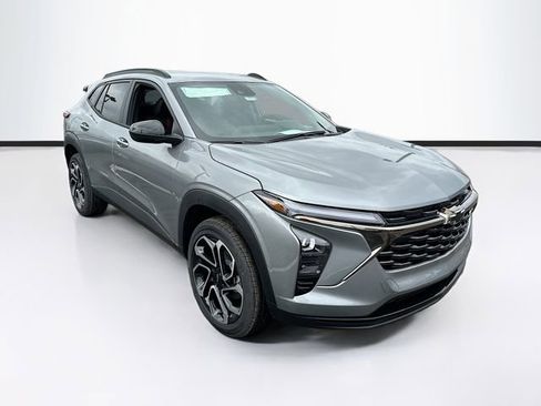 New 2026 Chevrolet Trax RS w/ Driver Confidence Package FWD image 3