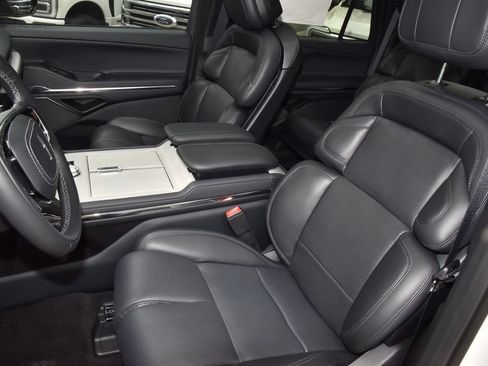 New 2027 Lincoln Navigator Reserve w/ Jet Appearance Package AWD/4WD image 37