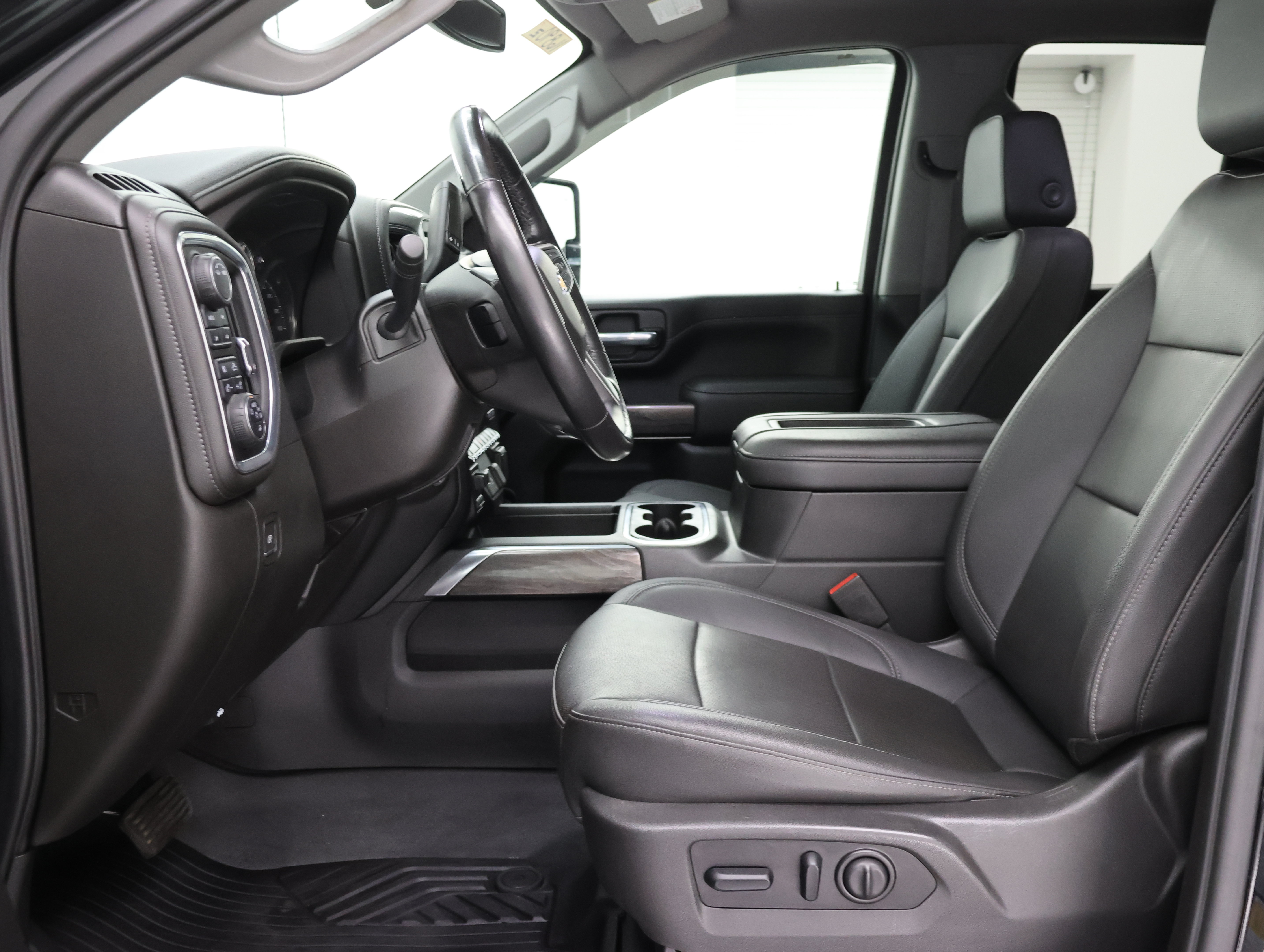 Used 2022 Chevrolet Silverado 2500 LTZ AWD/4WD image 8