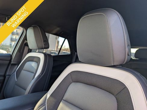 Used 2025 Chevrolet Blazer EV LT image 9