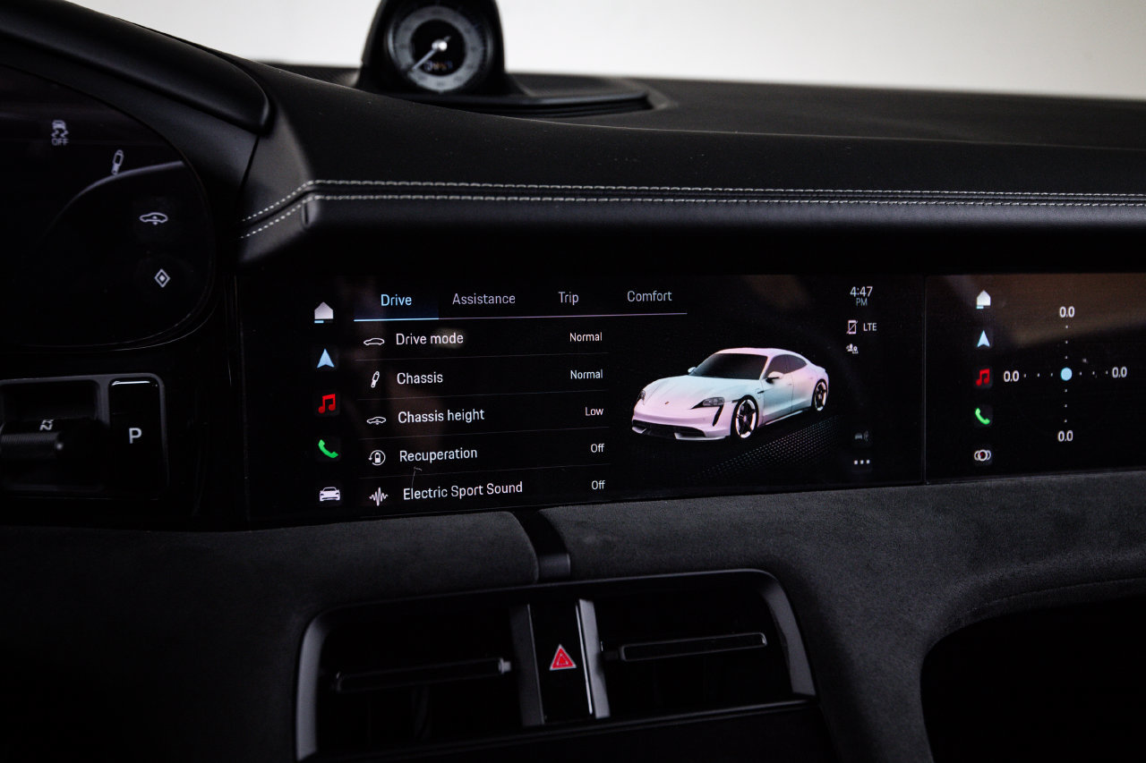 Certified 2023 Porsche Taycan GTS AWD/4WD image 18