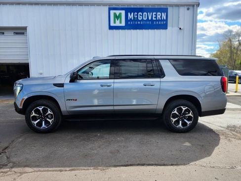 Used 2026 GMC Yukon XL AT4 AWD/4WD image 2
