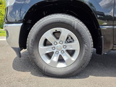 Used 2024 RAM 1500 Laramie AWD/4WD image 14