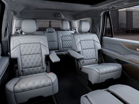 New 2027 Lincoln Navigator Black Label AWD/4WD image 11
