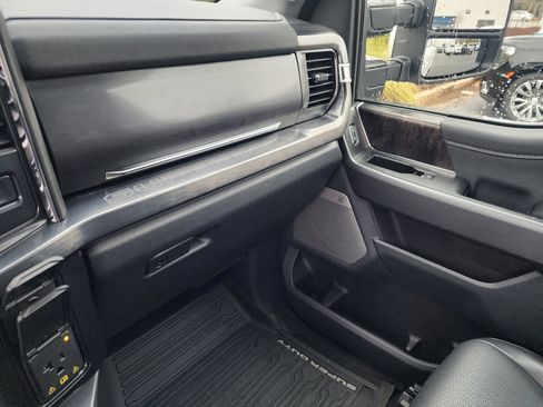 Used 2025 Ford F250 Lariat w/ Lariat Ultimate Package image 36