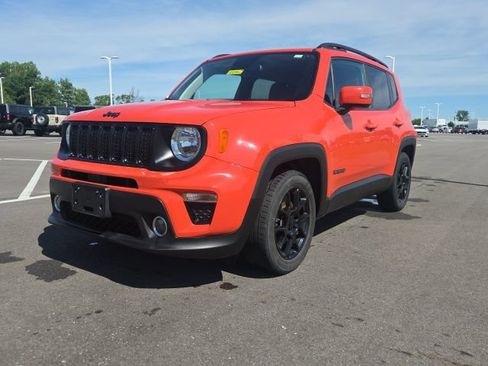Used 2020 Jeep Renegade Altitude w/ UConnect 8.4 Nav Group FWD image 2