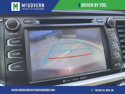 Used 2019 Toyota Highlander XLE AWD/4WD image 29