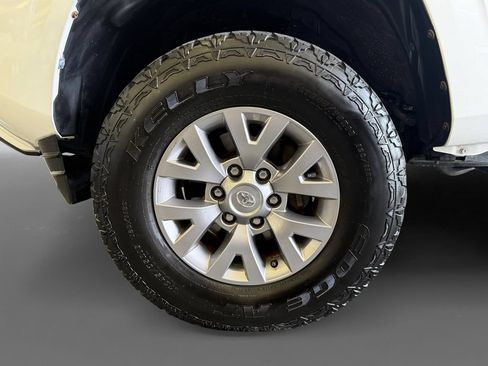 Used 2019 Toyota Tacoma SR w/ SR Convenience Package AWD/4WD image 14