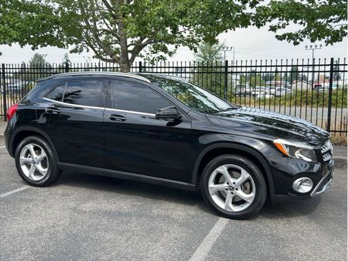 Used 2019 Mercedes-Benz GLA 250 4MATIC image 3