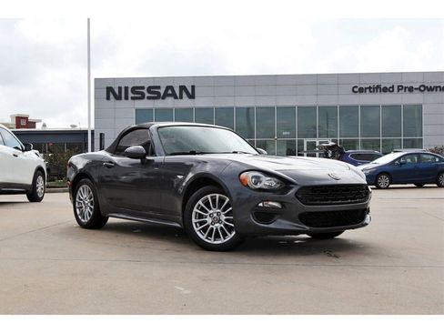 Used 2018 FIAT 124 Spider Classica image 1