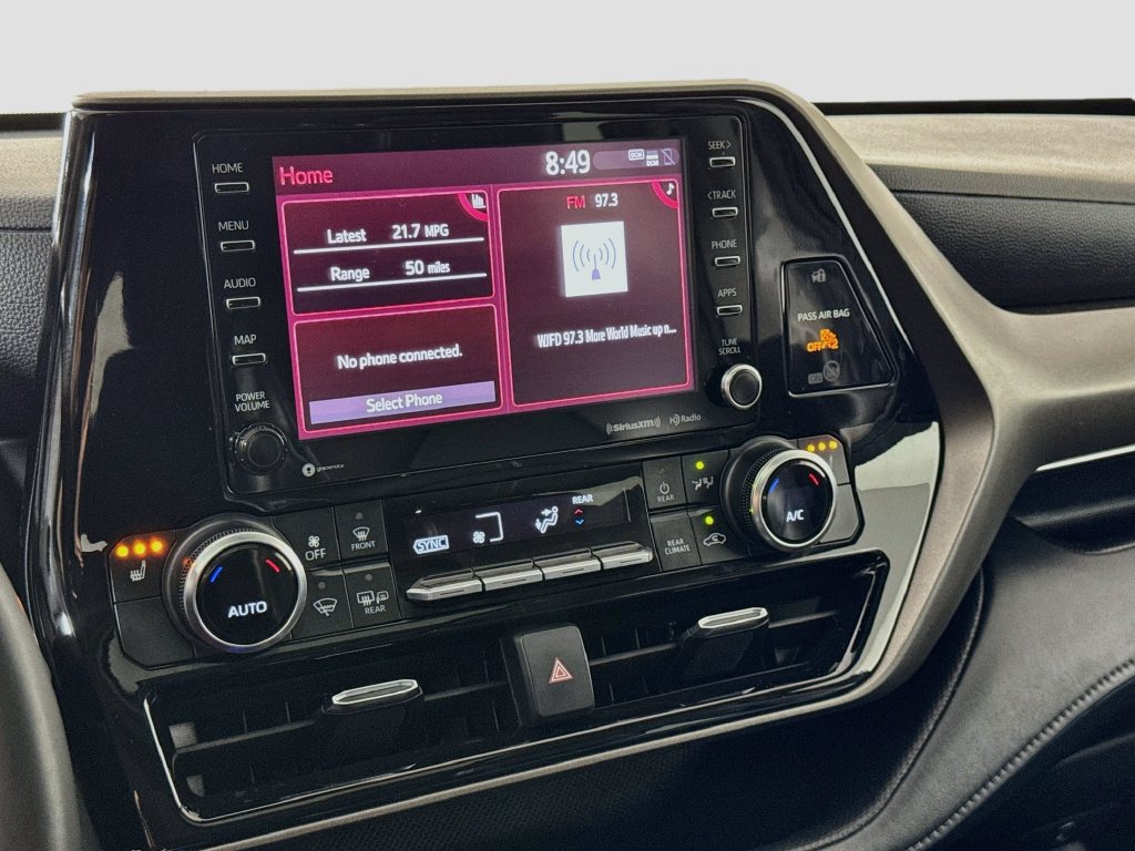 Used 2022 Toyota Highlander XLE AWD/4WD image 22
