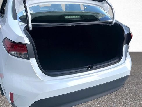 Used 2025 Toyota Corolla XLE FWD image 27