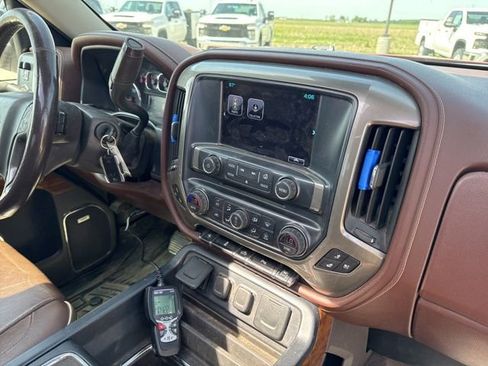 Used 2017 Chevrolet Silverado 1500 High Country AWD/4WD image 19