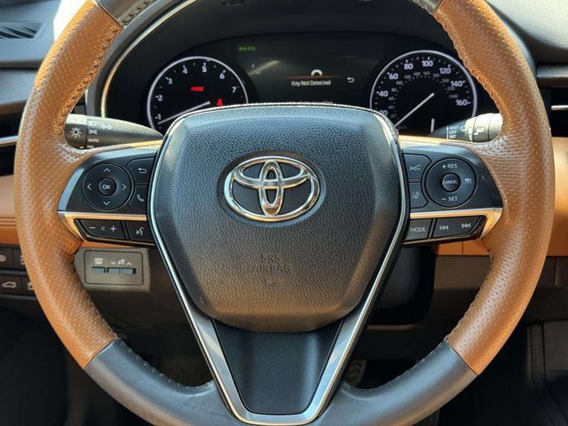 Used 2019 Toyota Avalon Limited FWD image 21