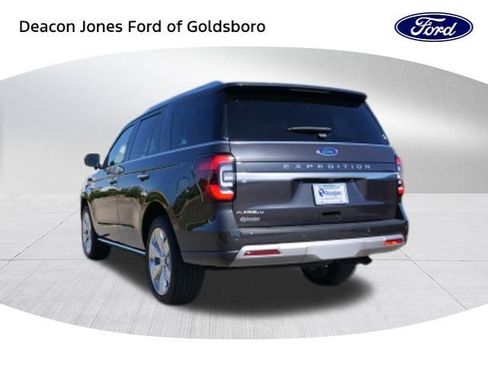 Certified 2023 Ford Expedition Platinum image 5