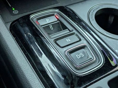 Used 2025 Honda Pilot TrailSport image 8
