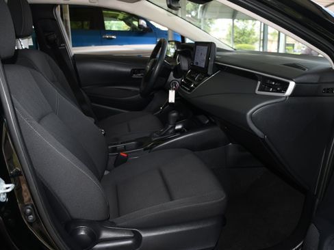 Used 2025 Toyota Corolla LE image 20