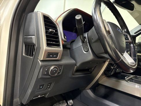 Used 2022 Ford F350 Platinum w/ FX4 Off-Road Package image 21