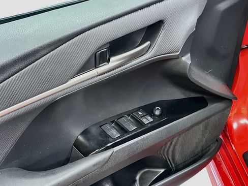 Used 2025 Toyota Camry SE w/ Convenience Package FWD image 18