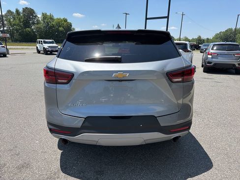 Used 2025 Chevrolet Blazer LT FWD image 7