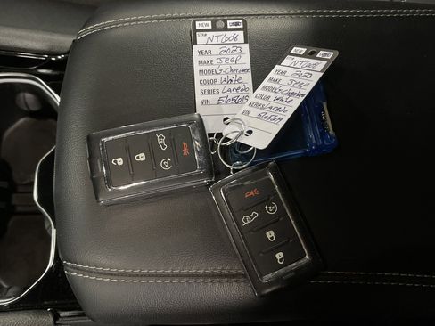 Used 2023 Jeep Grand Cherokee Laredo w/ Luxury Tech Group I image 26