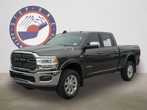 Used 2022 RAM 2500 Laramie AWD/4WD image 2