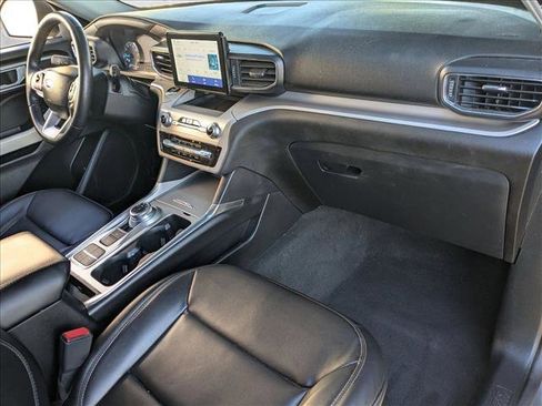 Certified 2022 Ford Explorer XLT w/ Equipment Group 202A image 22